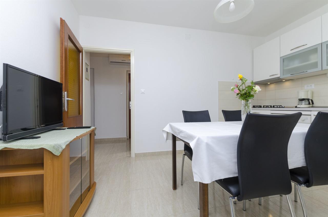 Apartments Karmela Примоштен Экстерьер фото