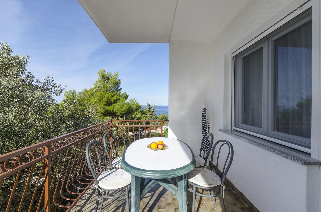Apartments Karmela Примоштен Экстерьер фото