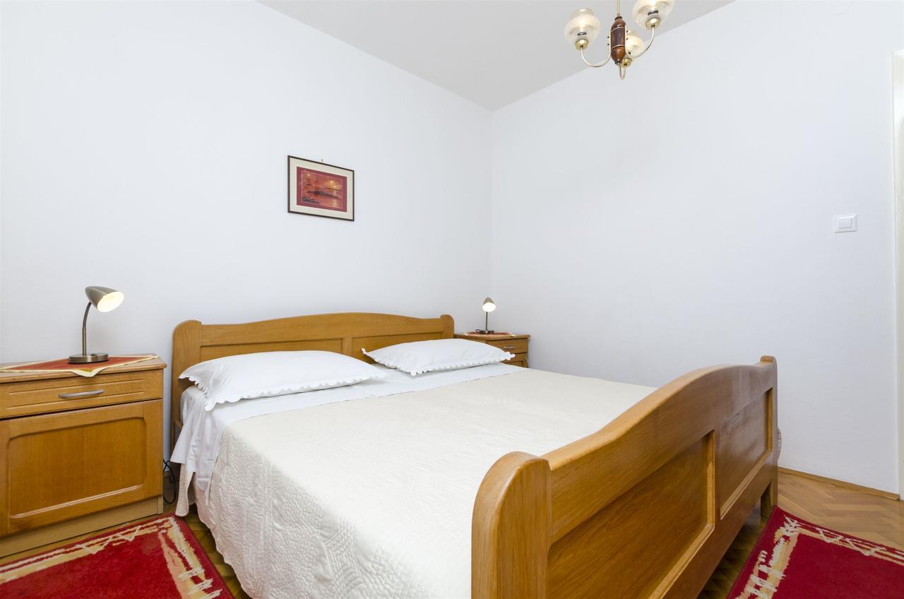 Apartments Karmela Примоштен Экстерьер фото