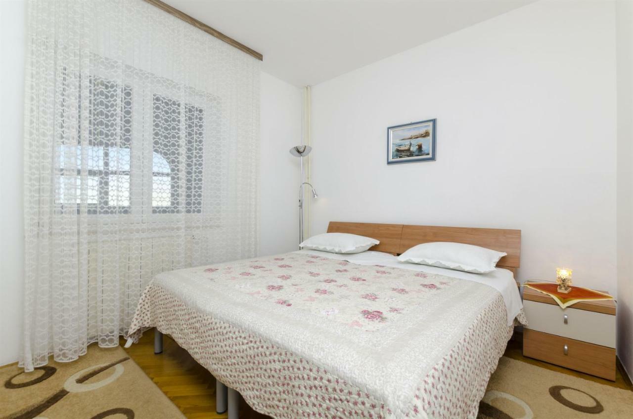 Apartments Karmela Примоштен Экстерьер фото