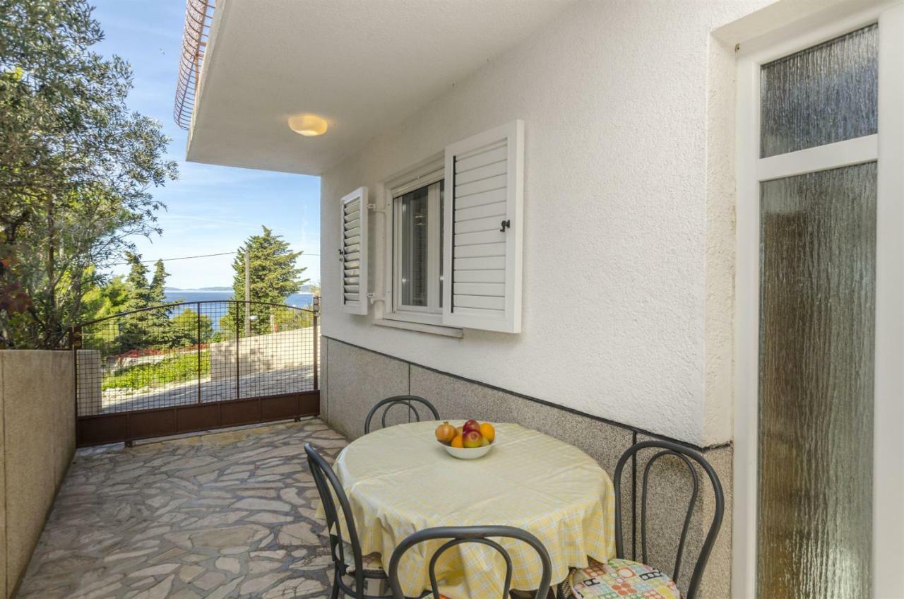 Apartments Karmela Примоштен Экстерьер фото