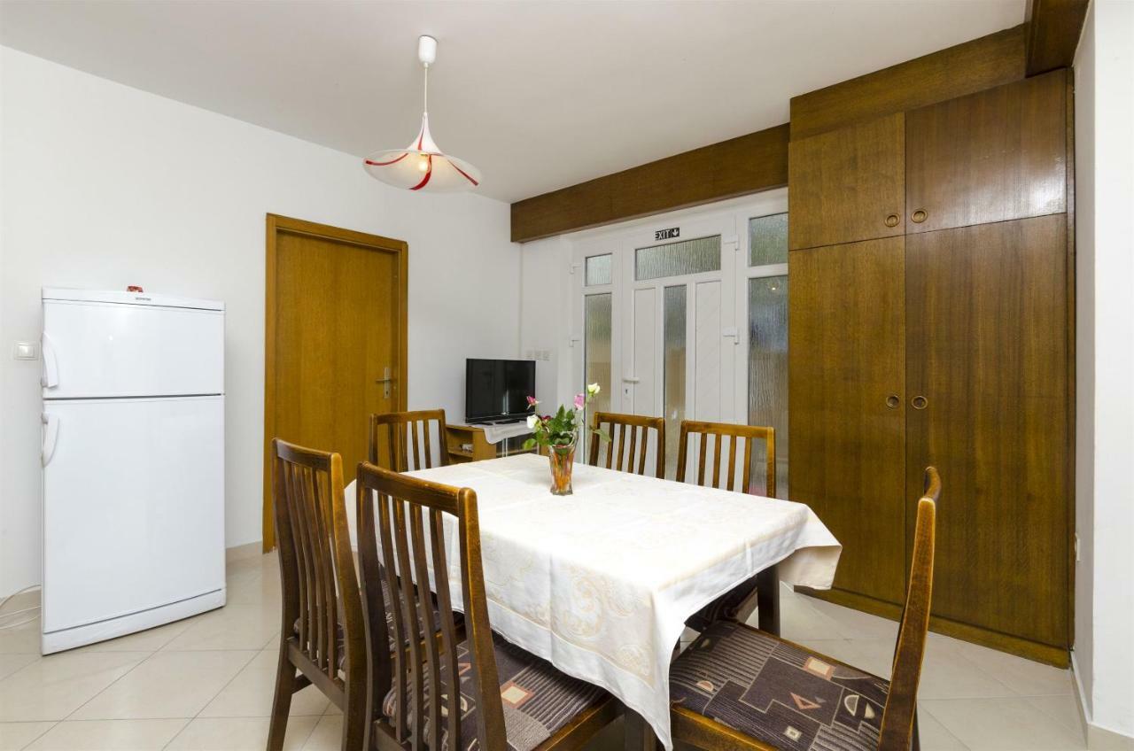 Apartments Karmela Примоштен Экстерьер фото