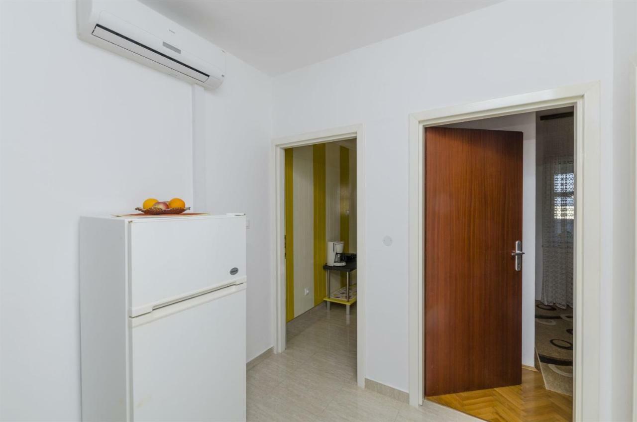 Apartments Karmela Примоштен Экстерьер фото