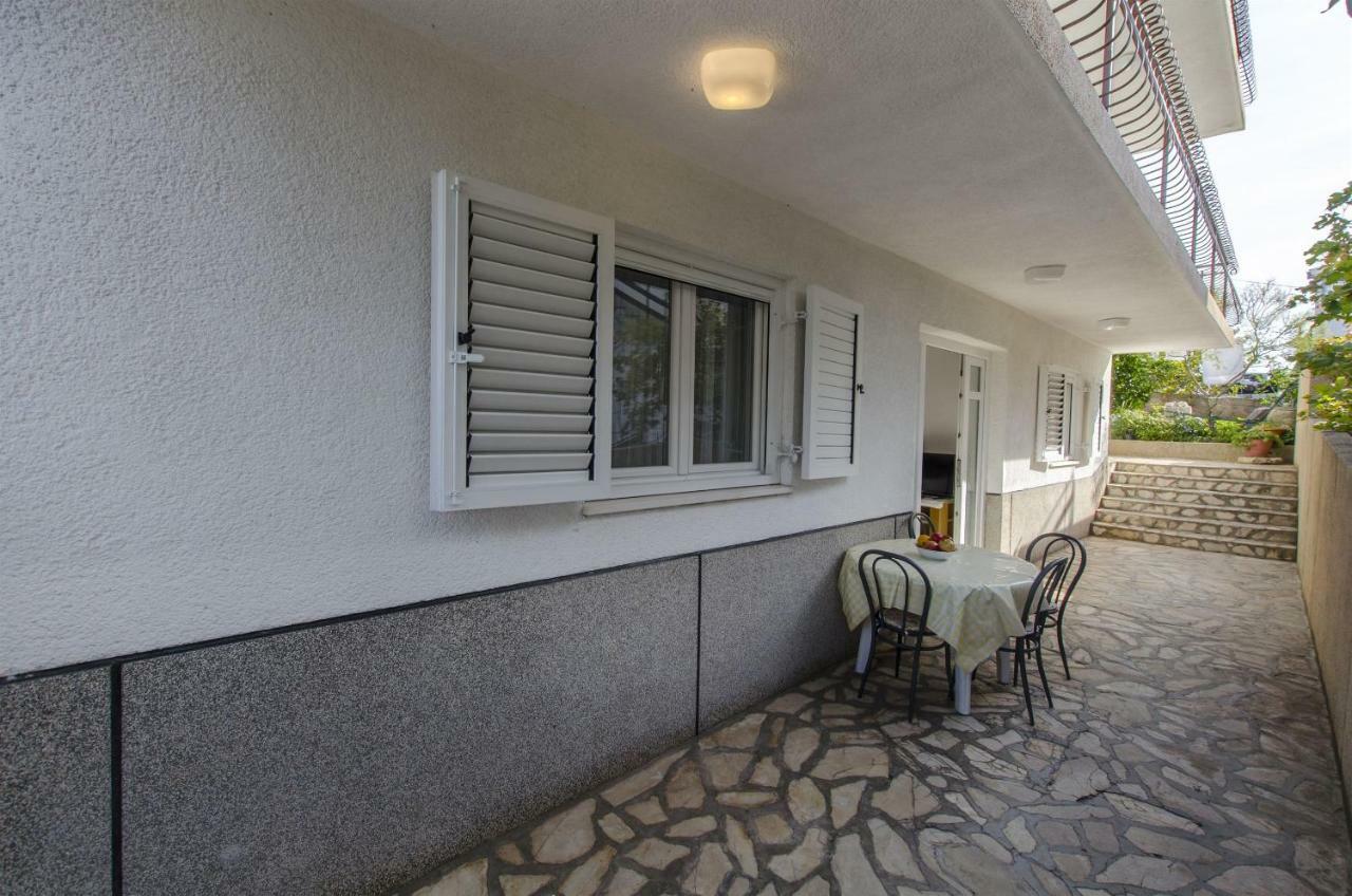 Apartments Karmela Примоштен Экстерьер фото