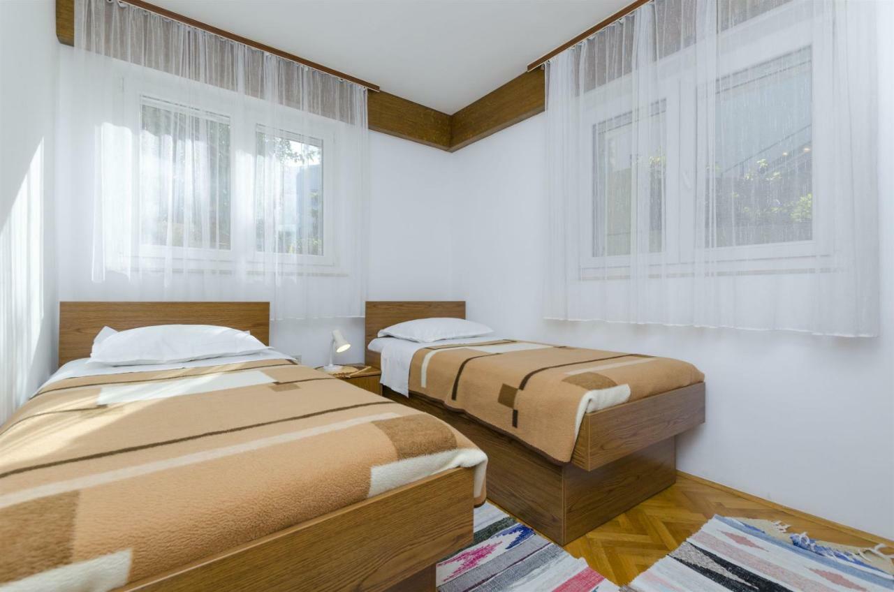 Apartments Karmela Примоштен Экстерьер фото
